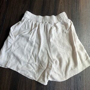 Short viscose 95% and linen 5% from H&M 4 beige cream